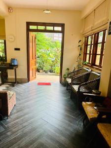 Apple Cherry Pine Green Homestay