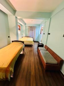 Apple Cherry Pine Green Homestay