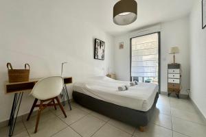 The Jacques Coeur- Vue climatisation et parking !