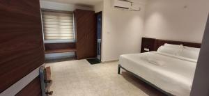 Hotel Amulya Royal Inn