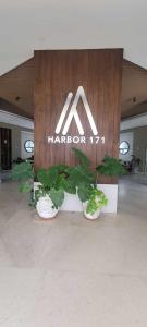 Amazing Sunsets Are Just The Beginning 3 bed 4 bath Luxury 24th Floor Oceanfront Condo