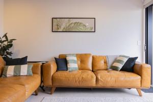 CBD 2 Bed 2 Bath Luxury Gem With Free Car Park