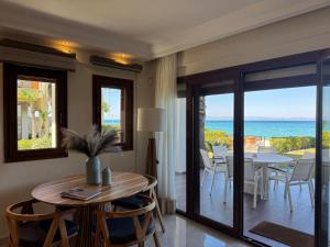 Exceptional beachfront villa Blue Pearl