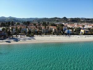 Exceptional beachfront villa Blue Pearl