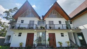 Cottage Mountain Misty-Nuwaraeliya