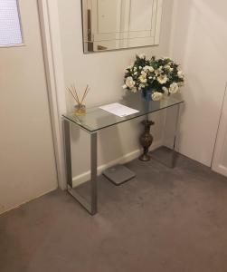 Entire large flat in iconic building -Hyde Park