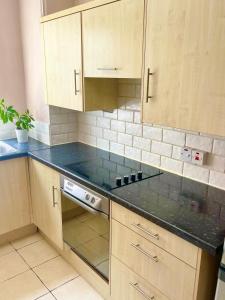 Entire large flat in iconic building -Hyde Park