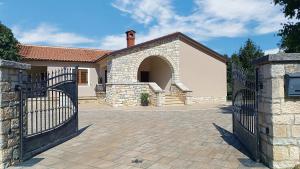 Villa Križanci - 3hvězdičkové hotely ve městě Žminj