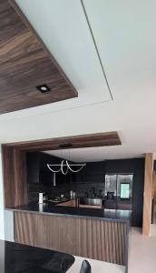 Modern private home with Pool, Patio and Sundeck