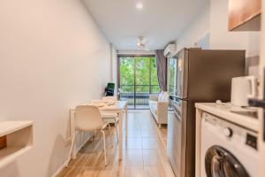 ZcapeX2 94-18 by Silqstay