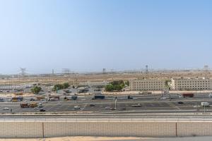 Elegant Studio with Pool & Gym, Near Metro Station