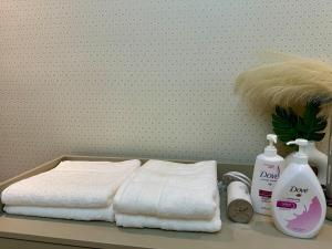 Amazing Sunrise View 2 Bed Room, QLED 65-Inch Samsung TV, Disney & Max, Max 5 Adult and 2 kids