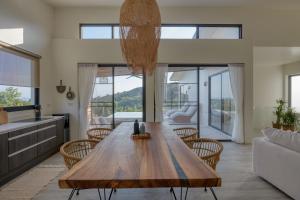 Luxury Seaview 4 Bedroom Villa