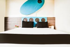 Hotel O Shubham Suites