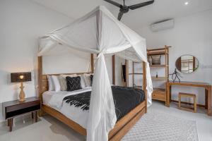 Stunning 2 bed Beachside Villa Brand New