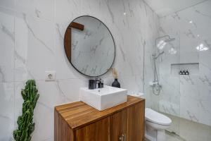 Stunning 2 bed Beachside Villa Brand New