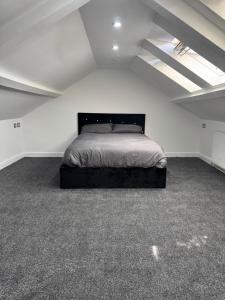 Rhonda house share one bedroom in shared house