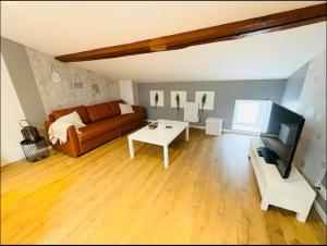 COSY APPARTEMENT INDEPENDANT I 2 LITS l 1 CHAMBRE I 2 TV I Netflix l Terrasse - 3hvězdičkové hotely ve městě Castres