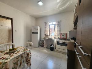 Casa térrea, 3 quartos, piscina, churrasqueira, próximo à Praia das Palmeira