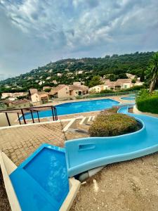 Joli Mazet, piscine, vue mer