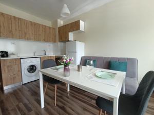 20th Residence Studio 1