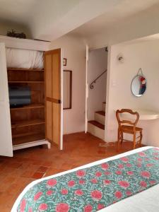 La Cachette centre historique village