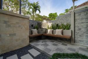 5 bedroom Beachside villa premium brand new