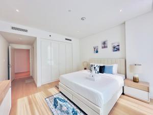 Azure Saadiyat 2BR plus Maids room with Views