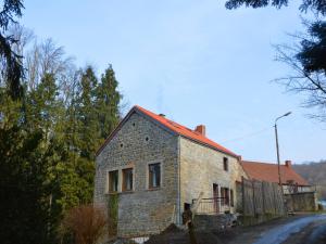 Holiday Home in Falaën near Montaigle Castle