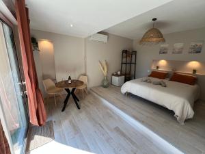 Chambre dhôte Mélusine - Spa Illimité - Nature - Les Fées des Chênes