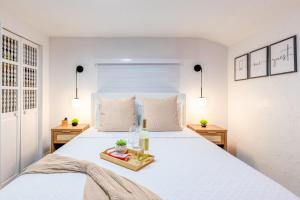 MIA Airport Modern Studio 10 min Downtown Port