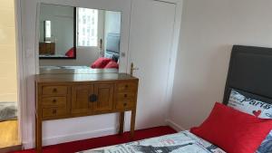 Chambre privative design avec espace salon & cuisine 15 min de Paris