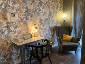 Top Floor Apt, View, 2BD, Parking