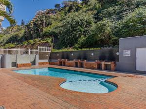 Comfy Beachfront Apt! Shared Pool!