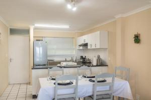 Comfy Beachfront Apt! Shared Pool!