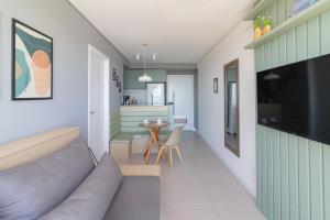 Apartamento com VISTA maravilhosa no bairro do Pina! Cozinha completa, Wi-Fi, Ar Condicionado e máquina de lavar - Condomínio com Estacionamento, Recepção 24h, Piscina e Academia