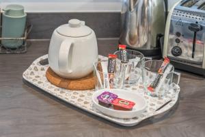 53 Stylish 4 Bed Home 2 Full 1 Half Bath Free Parking