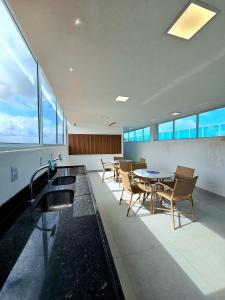 Incrível Ocean Blue a 50 metros do mar e linda vista by HM