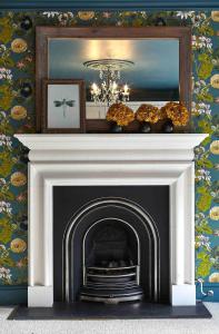 The Lark - High Style by the Roman Baths