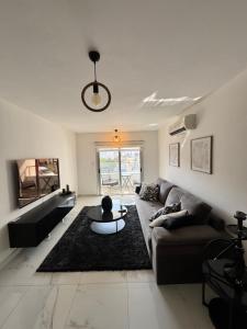 Bachelor Court 1