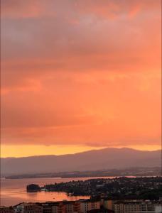 Lake View Cozy Rooftop Flat Lausanne Centre