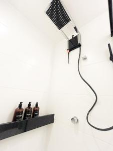 Moema Luxo - Gym, Piscina, Prox Metro, Shop Ibirapuera, 5 Min Aeroporto Congonhas - Cama Queen, Varanda, Ar Condicionado, Lazer completo
