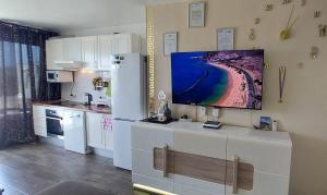 Tenerife South SUNNY Terrace with VIEW and BiG POOL AirCon DW