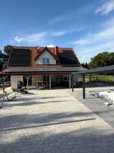 Dom z Basenem i Sauną IKA