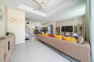 Sunny Paradise Kamala Beach