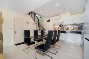 Sunny Paradise Kamala Beach