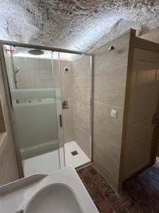 Habitat troglodyte typique et confortable