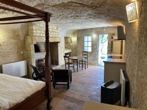 Habitat troglodyte typique et confortable