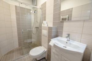 Studio at fantastic location with AC