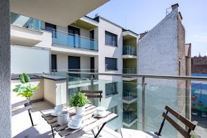 Free Parking - Very Central - Balcony